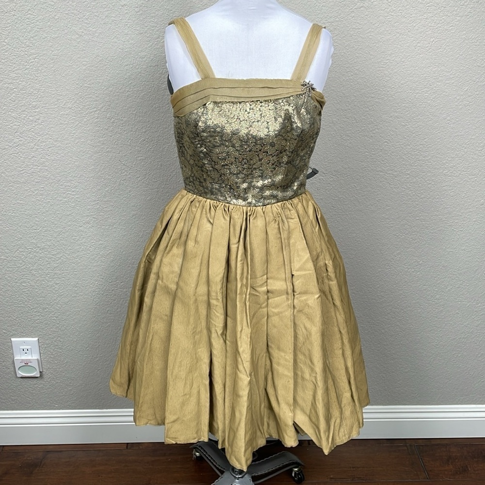 Vintage Vera Mont Paris Gold Metallic Floral Party Dress Mini Fit Flare